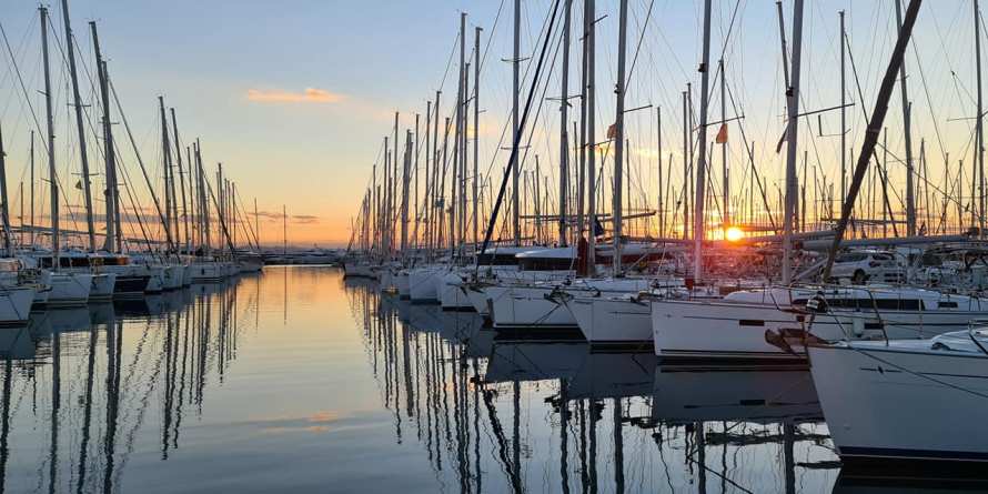 Έ&nu;&alpha; &upsilon;&pi;έ&rho;&omicron;&chi;&omicron; &eta;&lambda;&iota;&omicron;&beta;&alpha;&sigma;ί&lambda;&epsilon;&mu;&alpha; &sigma;&tau;&eta; &Mu;&alpha;&rho;ί&nu;&alpha; &Alpha;&lambda;ί&mu;&omicron;&upsilon;