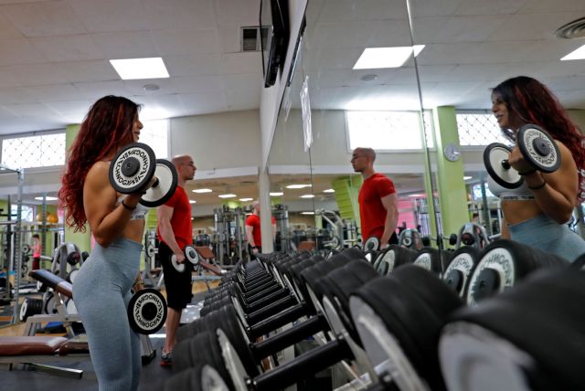 &Gamma;&upsilon;&mu;&nu;&alpha;&sigma;&tau;ή&rho;&iota;&alpha;: &Pi;&omicron;&iota;&omicron;&iota; &pi;&rho;έ&pi;&epsilon;&iota; &tau;&epsilon;&lambda;&iota;&kappa;ά &nu;&alpha; &phi;&omicron;&rho;&omicron;ύ&nu; &mu;ά&sigma;&kappa;&alpha; &kappa;&alpha;&iota; &pi;&omicron;&iota;&omicron;&iota; ό&chi;&iota; - &Alpha;&nu;&alpha;&lambda;&upsilon;&tau;&iota;&kappa;ά &omicron;&iota; &omicron;&delta;&eta;&gamma;ί&epsilon;&sigmaf;