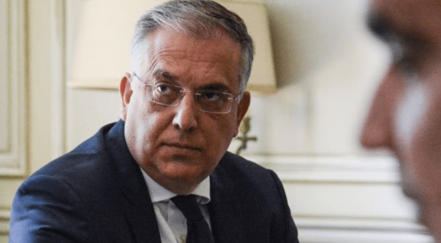 &Theta;&epsilon;&omicron;&delta;&omega;&rho;&iota;&kappa;ά&kappa;&omicron;&sigmaf;: ''&Eta; &alpha;&nu;&theta;&rho;ώ&pi;&iota;&nu;&eta; &zeta;&omega;ή &kappa;&alpha;&iota; &eta; &alpha;&sigma;&phi;ά&lambda;&epsilon;&iota;&alpha; &tau;&omega;&nu; &pi;&omicron;&lambda;&iota;&tau;ώ&nu; &pi;&rho;έ&pi;&epsilon;&iota; &nu;&alpha; &epsilon;&nu;ώ&nu;&epsilon;&iota; ό&lambda;&omicron;&upsilon;&sigmaf; &tau;&omicron;&upsilon;&sigmaf; Έ&lambda;&lambda;&eta;&nu;&epsilon;&sigmaf;''