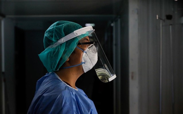 &Pi;&rho;&omicron;&beta;&lambda;&eta;&mu;&alpha;&tau;ί&zeta;&omicron;&upsilon;&nu; &tau;&omicron;&upsilon;&sigmaf; &epsilon;&iota;&delta;&iota;&kappa;&omicron;ύ&sigmaf; &tau;&alpha; &kappa;&rho;&omicron;ύ&sigma;&mu;&alpha;&tau;&alpha; &omicron;&xi;&epsilon;ί&alpha;&sigmaf; &eta;&pi;&alpha;&tau;ί&tau;&iota;&delta;&alpha;&sigmaf; &sigma;&epsilon; &pi;&alpha;&iota;&delta;&iota;ά