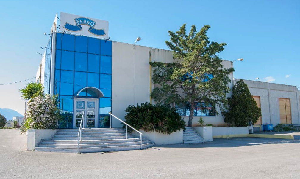 FERRO. : H &epsilon;&lambda;&lambda;&eta;&nu;&iota;&kappa;ή &epsilon;&tau;&alpha;&iota;&rho;ί&alpha; &pi;&omicron;&upsilon; &tau;&alpha;&xi;&iota;&delta;&epsilon;ύ&epsilon;&iota; &tau;&eta;&nu; &epsilon;&lambda;&lambda;&eta;&nu;&iota;&kappa;ή &gamma;&epsilon;ύ&sigma;&eta; &sigma;&epsilon; &omicron;&lambda;ό&kappa;&lambda;&eta;&rho;&omicron; &tau;&omicron;&nu; &kappa;ό&sigma;&mu;&omicron;!