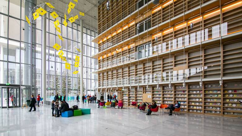 &Epsilon;&theta;&nu;&iota;&kappa;ή &Beta;&iota;&beta;&lambda;&iota;&omicron;&theta;ή&kappa;&eta;: &Epsilon;&lambda;&epsilon;ύ&theta;&epsilon;&rho;&eta; &pi;&rho;ό&sigma;&beta;&alpha;&sigma;&eta; &sigma;&epsilon; &epsilon;&kappa;&alpha;&tau;&omicron;&mu;&mu;ύ&rho;&iota;&alpha; &eta;&lambda;&epsilon;&kappa;&tau;&rho;&omicron;&nu;&iota;&kappa;ά &tau;&epsilon;&kappa;&mu;ή&rho;&iota;&alpha; -&Beta;&iota;&beta;&lambda;ί&alpha;, &pi;&epsilon;&rho;&iota;&omicron;&delta;&iota;&kappa;ά, &beta;ά&sigma;&epsilon;&iota;&sigmaf; &delta;&epsilon;&delta;&omicron;&mu;έ&nu;&omega;&nu;