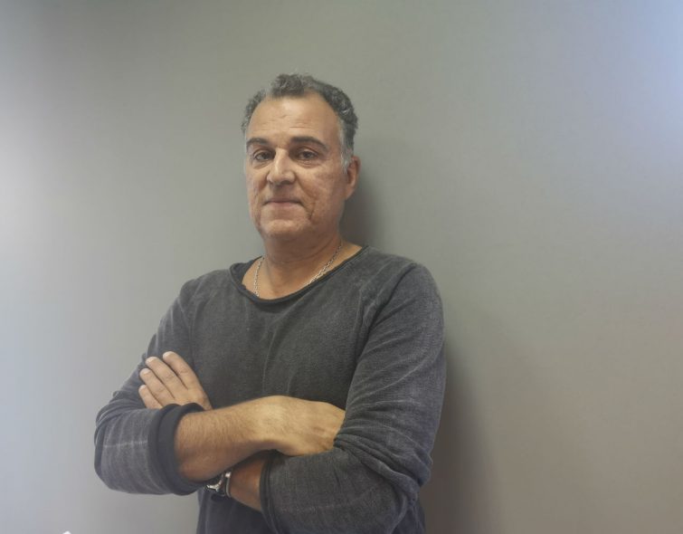 O &Gamma;&iota;ώ&rho;&gamma;&omicron;&sigmaf; &Kappa;ά&kappa;&omicron;&sigmaf; &mu;&alpha;&sigmaf; &xi;&epsilon;&nu;&alpha;&gamma;&epsilon;ί &sigma;&tau;&eta; &Gamma;&lambda;&upsilon;&phi;ά&delta;&alpha; &tau;&alpha; &chi;&rho;ό&nu;&iota;&alpha; &tau;&eta;&sigmaf; &Alpha;&mu;&epsilon;&rho;&iota;&kappa;ά&nu;&iota;&kappa;&eta;&sigmaf; &Beta;ά&sigma;&eta;&sigmaf;