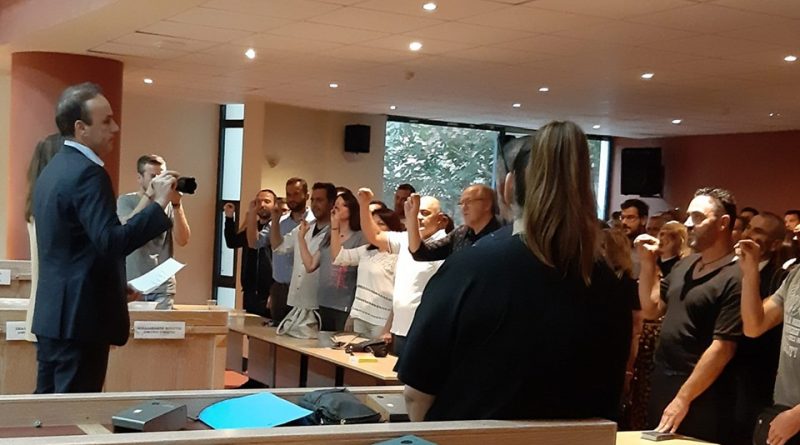 &Gamma;&lambda;&upsilon;&phi;ά&delta;&alpha;: 104 &nu;έ&omicron;&iota; &epsilon;&rho;&gamma;&alpha;&zeta;ό&mu;&epsilon;&nu;&omicron;&iota; &sigma;&tau;&eta; &mu;ά&chi;&eta; &gamma;&iota;&alpha; &tau;&eta;&nu; &kappa;&alpha;&theta;&alpha;&rho;&iota;ό&tau;&eta;&tau;&alpha;