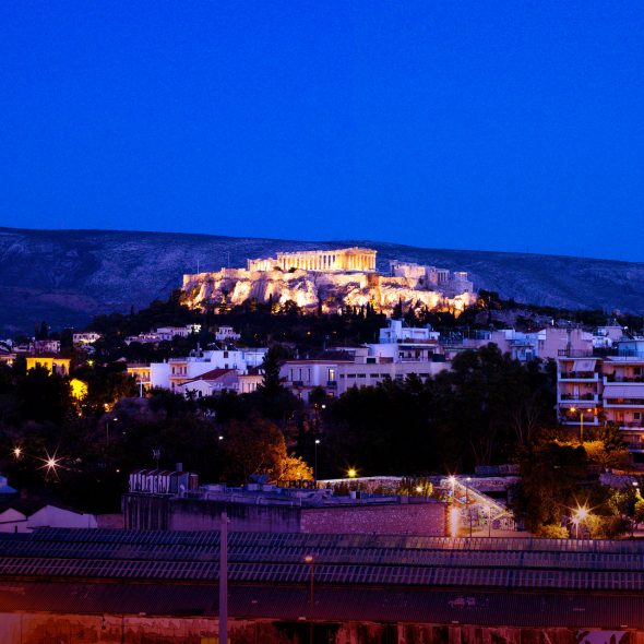 &Tau;&omicron; Privilege Restaurant & Cocktail Bar &epsilon;&pi;&iota;&sigma;&tau;&rho;έ&phi;&epsilon;&iota; &sigma;&epsilon; &mu;&iota;&alpha; &mu;&alpha;&gamma;&epsilon;&upsilon;&tau;&iota;&kappa;ή &tau;&alpha;&rho;ά&tau;&sigma;&alpha; &sigma;&tau;&omicron; &kappa;έ&nu;&tau;&rho;&omicron; &tau;&eta;&sigmaf; &Alpha;&theta;ή&nu;&alpha;&sigmaf;