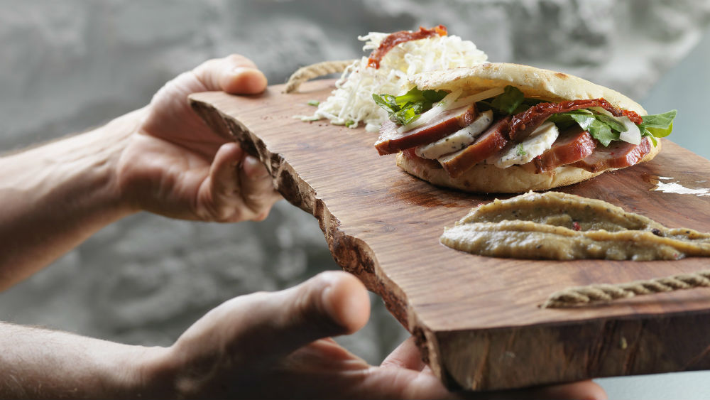 &laquo;Dirty &Mu;ά&nu;&eta;&raquo;: &sigma;&omicron;&upsilon;&beta;&lambda;ά&kappa;&iota; &alpha;&lambda;&lambda;&iota;ώ&sigmaf; &sigma;&tau;&omicron; &Kappa;&omicron;&upsilon;&kappa;ά&kappa;&iota;