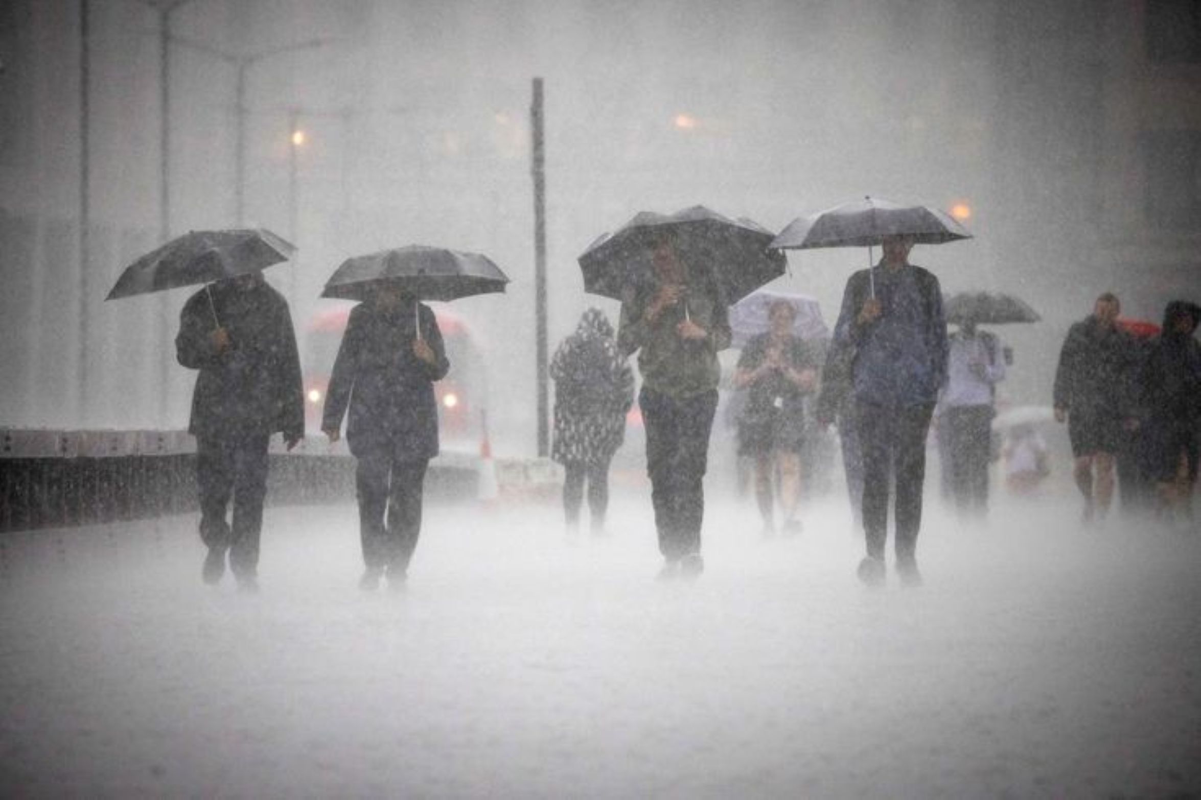 Έρχονται καταιγίδες στην Αττική τις επόμενες ώρες - Ποιες περιοχές θα σαρώσει η νέα κακοκαιρία