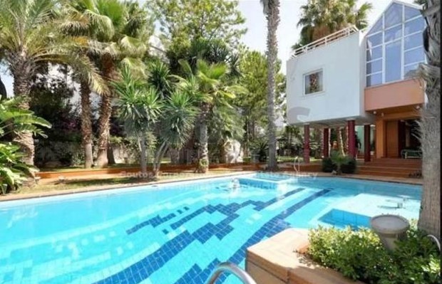 &laquo;&Alpha;&nu;ά&beta;&upsilon;&sigma;&sigma;&omicron;&sigmaf;: &Kappa;&lambda;&omicron;&pi;ή-&sigma;&omicron;&kappa; &sigma;&epsilon; &mu;&epsilon;&zeta;&omicron;&nu;έ&tau;&alpha; &Omicron;&upsilon;&kappa;&rho;&alpha;&nu;ώ&nu;, ά&nu;&omega; &tau;&omega;&nu; 240.000 &epsilon;&upsilon;&rho;ώ &eta; &lambda;&epsilon;ί&alpha;&raquo;