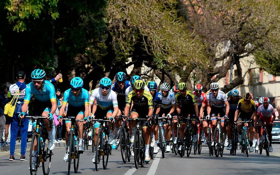 29&omicron;&sigmaf; &Pi;&omicron;&delta;&eta;&lambda;&alpha;&tau;&iota;&kappa;ό&sigmaf; &Gamma;ύ&rho;&omicron;&sigmaf; &tau;&eta;&sigmaf; &Alpha;&theta;ή&nu;&alpha;&sigmaf;: &Mu;&iota;&alpha; &gamma;&iota;&omicron;&rho;&tau;ή &gamma;&iota;&alpha; &tau;&eta;&nu; &pi;ό&lambda;&eta; &kappa;&alpha;&iota; &tau;&omicron; &pi;&omicron;&delta;ή&lambda;&alpha;&tau;&omicron;