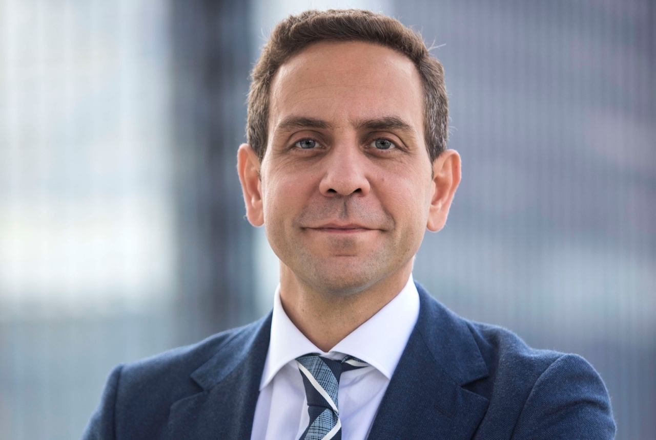 &Epsilon;&rho;&rho;ί&kappa;&omicron;&sigmaf; &Alpha;&rho;ώ&nu;&epsilon;&sigmaf; (Hellenic Properties): &Mu;&alpha;&sigmaf; &lambda;&epsilon;ί&pi;&omicron;&upsilon;&nu; &alpha;&kappa;ί&nu;&eta;&tau;&alpha;