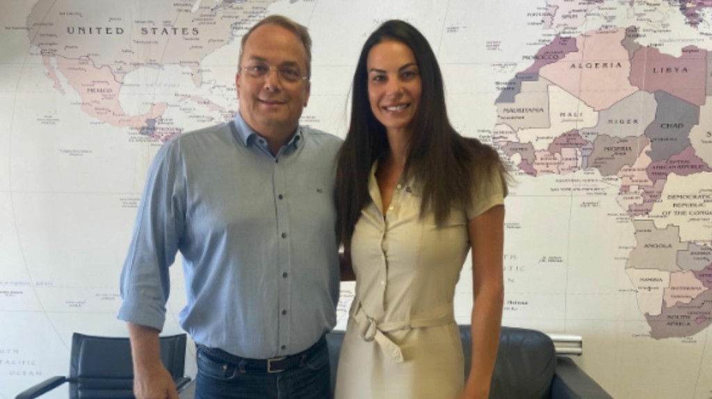 &Upsilon;&pi;&omicron;&psi;ή&phi;&iota;&alpha; &sigma;&tau;&alpha; 3&Beta; &mu;&epsilon; &tau;&omicron;&nu; &Gamma;&rho;&eta;&gamma;ό&rho;&eta; &Kappa;&omega;&nu;&sigma;&tau;&alpha;&nu;&tau;έ&lambda;&lambda;&omicron; &eta; &Epsilon;ύ&eta; &Beta;&alpha;&tau;ί&delta;&omicron;&upsilon; 