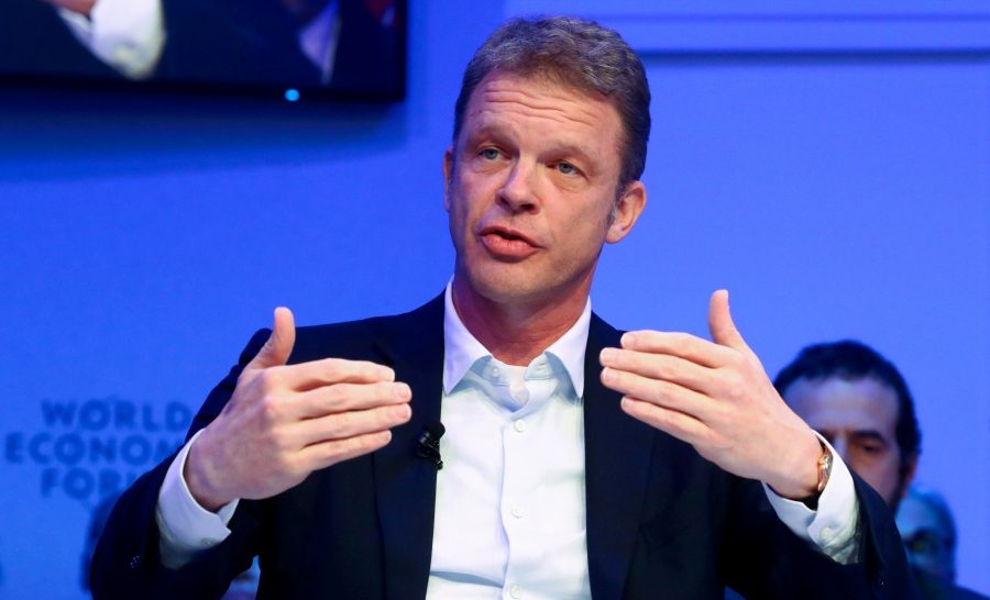 Sewing (CEO Deutsche Bank): Έ&rho;&chi;&epsilon;&tau;&alpha;&iota; &tau;&sigma;&omicron;&upsilon;&nu;ά&mu;&iota; &sigma;&tau;&eta;&nu; &alpha;&gamma;&omicron;&rho;ά &alpha;&kappa;&iota;&nu;ή&tau;&omega;&nu;, &delta;ύ&sigma;&kappa;&omicron;&lambda;&alpha; &tau;&alpha; &pi;&rho;ά&gamma;&mu;&alpha;&tau;&alpha; &sigma;&tau;&eta;&nu; &omicron;&iota;&kappa;&omicron;&nu;&omicron;&mu;ί&alpha; &tau;&eta;&nu; &epsilon;&pi;ό&mu;&epsilon;&nu;&eta; 2&epsilon;&tau;ί&alpha;