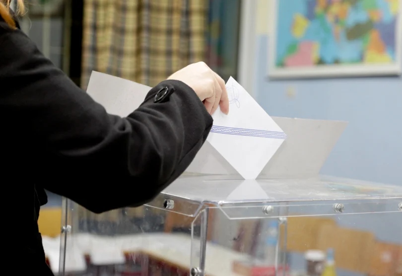 &Delta;&eta;&mu;&omicron;&sigma;&kappa;ό&pi;&eta;&sigma;&eta; PRORATA: &Pi;&tau;ώ&sigma;&eta; &gamma;&iota;&alpha; &tau;&eta; &Nu;&Delta;, &kappa;&alpha;&tau;&alpha;&lambda;&lambda;&eta;&lambda;ό&tau;&epsilon;&rho;&omicron;&sigmaf; &omicron; &Mu;&eta;&tau;&sigma;&omicron;&tau;ά&kappa;&eta;&sigmaf;