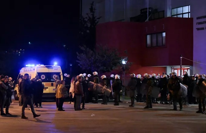 &Epsilon;&Lambda;.&Alpha;&Sigma;: &Sigma;&epsilon; &epsilon;&xi;έ&lambda;&iota;&xi;&eta; &mu;&epsilon;&gamma;ά&lambda;&eta; &epsilon;&pi;&iota;&chi;&epsilon;ί&rho;&eta;&sigma;&eta; &gamma;&iota;&alpha; &tau;&eta;&nu; &delta;&omicron;&lambda;&omicron;&phi;&omicron;&nu;ί&alpha; &Lambda;&upsilon;&gamma;&gamma;&epsilon;&rho;ί&delta;&eta;