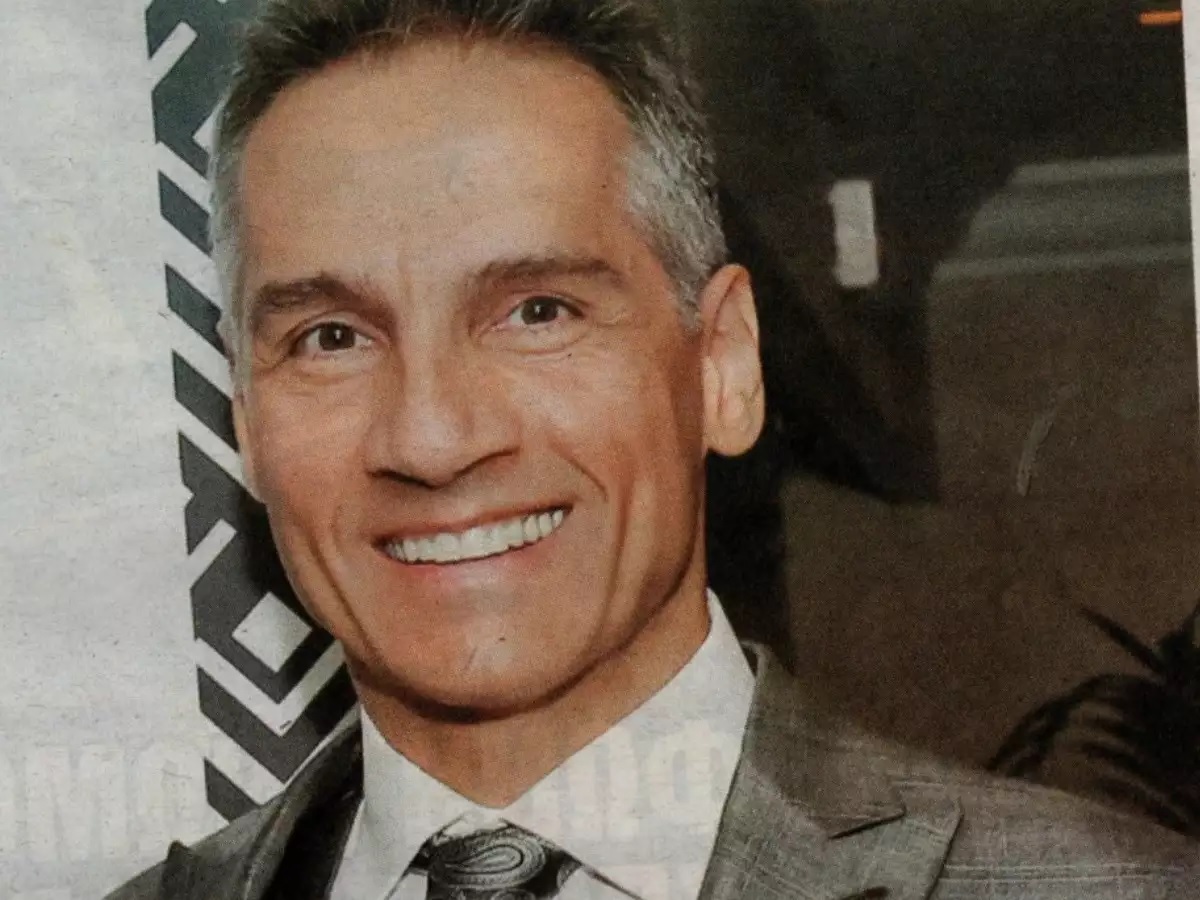 &Iota;&mu;ά&nu;&tau; &Zeta;έ&iota;&nu;: &Pi;&omicron;&iota;&omicron;&sigmaf; &epsilon;ί&nu;&alpha;&iota; &omicron; &epsilon;&phi;&omicron;&pi;&lambda;&iota;&sigma;&tau;ή&sigmaf; &pi;&omicron;&upsilon; &alpha;&upsilon;&tau;&omicron;&kappa;&tau;ό&nu;&eta;&sigma;&epsilon; &sigma;&tau;&eta; &Beta;&omicron;ύ&lambda;&alpha;