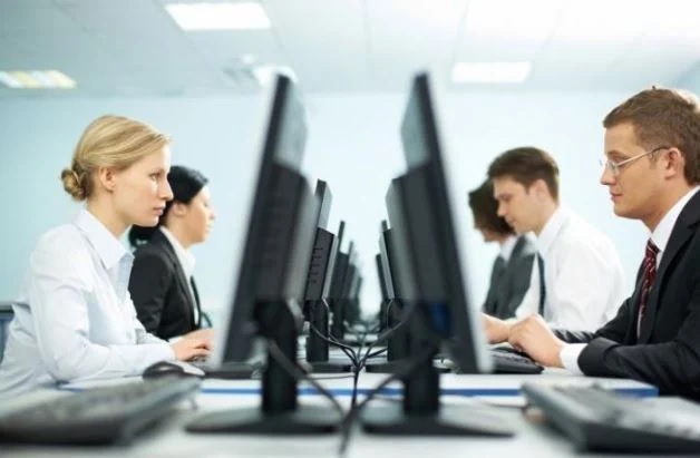 &Upsilon;&pi;&omicron;&upsilon;&rho;&gamma;&epsilon;ί&omicron; &Epsilon;&rho;&gamma;&alpha;&sigma;ί&alpha;&sigmaf;: 10 &epsilon;&rho;&omega;&tau;ή&sigma;&epsilon;&iota;&sigmaf; &ndash; &alpha;&pi;&alpha;&nu;&tau;ή&sigma;&epsilon;&iota;&sigmaf; &gamma;&iota;&alpha; &tau;&eta;&nu; &alpha;&sigma;&phi;&alpha;&lambda;&iota;&sigma;&tau;&iota;&kappa;ή &iota;&kappa;&alpha;&nu;ό&tau;&eta;&tau;&alpha;