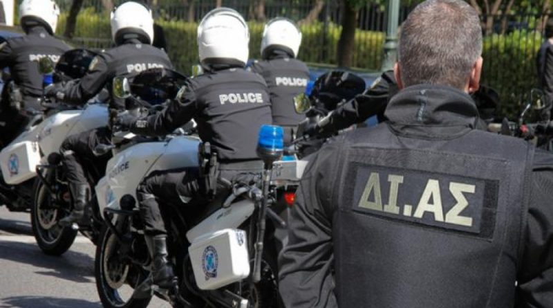 Ληστεία στη Γλυφάδα: Άγνωστοι απείλησαν θείο και ανιψιό