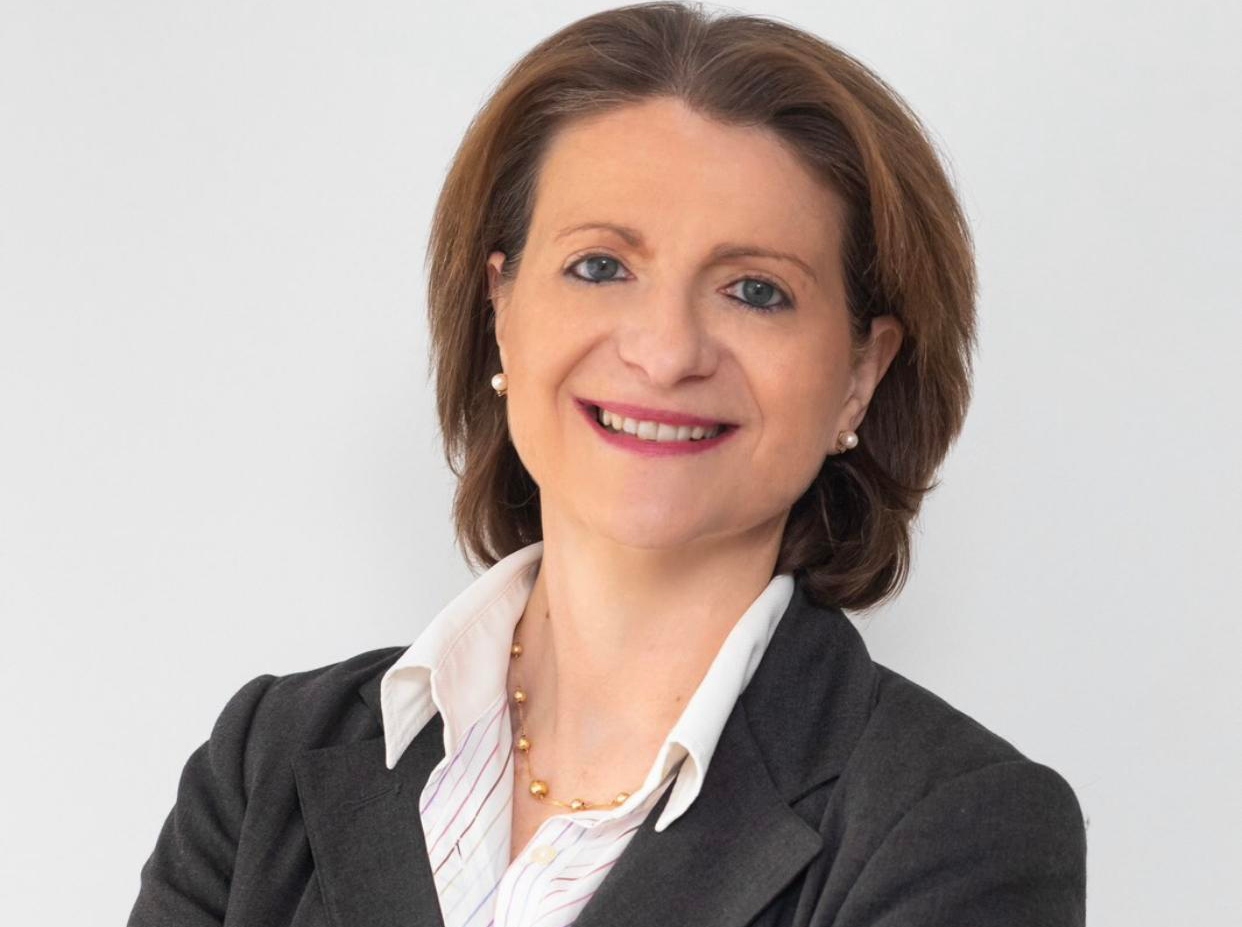 &Beta;ά&sigma;&omega; &Kappa;ό&lambda;&lambda;&iota;&alpha; : &Gamma;&iota;&alpha; &mu;&iota;&alpha; &alpha;&nu;&theta;&rho;ώ&pi;&iota;&nu;&eta; &Epsilon;&lambda;&lambda;ά&delta;&alpha;