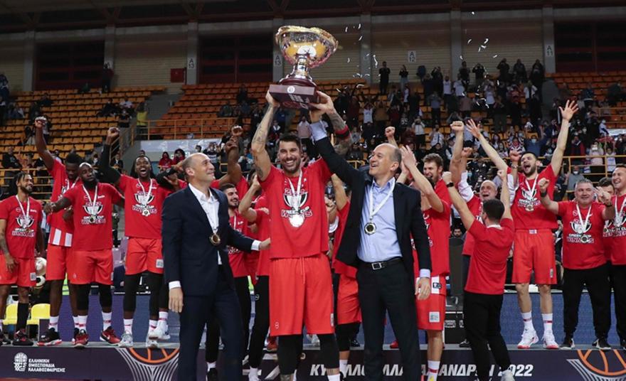 &Kappa;ύ&pi;&epsilon;&lambda;&lambda;&omicron; &Epsilon;&lambda;&lambda;ά&delta;&alpha;&sigmaf;: &Sigma;&tau;&omicron;&nu; &theta;&rho;ό&nu;&omicron; &omicron; &Omicron;&lambda;&upsilon;&mu;&pi;&iota;&alpha;&kappa;ό&sigmaf; &mu;&epsilon;&tau;ά &alpha;&pi;ό έ&nu;&tau;&epsilon;&kappa;&alpha; &chi;&rho;ό&nu;&iota;&alpha;