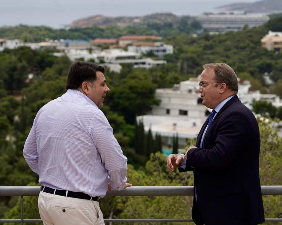 &Delta;&iota;&epsilon;&theta;&nu;ή&sigmaf; &eta; &alpha;&pi;&omicron;&delta;&omicron;&chi;ή &tau;&omicron;&upsilon; &Delta;&eta;&mu;ά&rho;&chi;&omicron;&upsilon; &tau;&omega;&nu; 3&Beta;, &Gamma;&rho;&eta;&gamma;ό&rho;&eta; &Kappa;&omega;&nu;&sigma;&tau;&alpha;&nu;&tau;έ&lambda;&lambda;&omicron;&upsilon; 