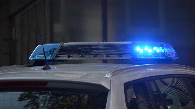 Μαφιόζικο χτύπημα με πυροβολισμούς στην Βάρη - Ένας τραυματίας