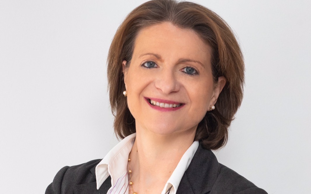 &Beta;ά&sigma;&omega; &Kappa;ό&lambda;&lambda;&iota;&alpha;: ''&Tau;&omicron; &delta;ί&lambda;&eta;&mu;&mu;&alpha; &tau;&omega;&nu; &epsilon;&kappa;&lambda;&omicron;&gamma;ώ&nu; &epsilon;ί&nu;&alpha;&iota; &sigma;&tau;&alpha;&theta;&epsilon;&rho;ό&tau;&eta;&tau;&alpha; ή &alpha;&beta;&epsilon;&beta;&alpha;&iota;ό&tau;&eta;&tau;&alpha;''