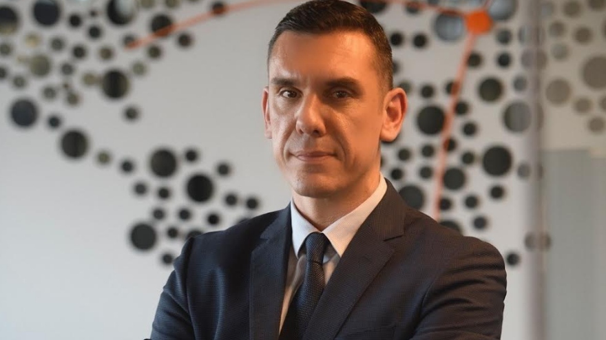 &Omicron; &Beta;. &Kappa;&alpha;&rho;&alpha;&beta;&alpha;&sigma;ί&lambda;&eta;&sigmaf; &alpha;&nu;&alpha;&lambda;&alpha;&mu;&beta;ά&nu;&epsilon;&iota; &kappa;&alpha;&theta;ή&kappa;&omicron;&nu;&tau;&alpha; &Gamma;&epsilon;&nu;&iota;&kappa;&omicron;ύ &Delta;&iota;&epsilon;&upsilon;&theta;&upsilon;&nu;&tau;ή &tau;&omicron;&upsilon; &Omicron;&mu;ί&lambda;&omicron;&upsilon; ADAPTIT