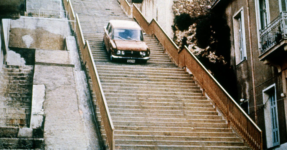 &Mu;&pi;&epsilon;&lambda;&mu;&omicron;&nu;&tau;ό: H &epsilon;&pi;&iota;&kappa;ή &kappa;&alpha;&tau;&alpha;&delta;ί&omega;&xi;&eta; &pi;&omicron;&upsilon; έ&gamma;&rho;&alpha;&psi;&epsilon; &iota;&sigma;&tau;&omicron;&rho;ί&alpha; &sigma;&tau;&omicron;&upsilon;&sigmaf; &delta;&rho;ό&mu;&omicron;&upsilon;&sigmaf; &tau;&omicron;&upsilon; &Pi;&epsilon;&iota;&rho;&alpha;&iota;ά