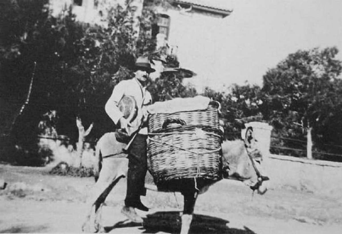 &Pi;ώ&sigmaf; ή&tau;&alpha;&nu; &eta; &Gamma;&lambda;&upsilon;&phi;ά&delta;&alpha; &tau;&eta; &delta;&epsilon;&kappa;&alpha;&epsilon;&tau;ί&alpha; &tau;&omicron;&upsilon; &rsquo;50