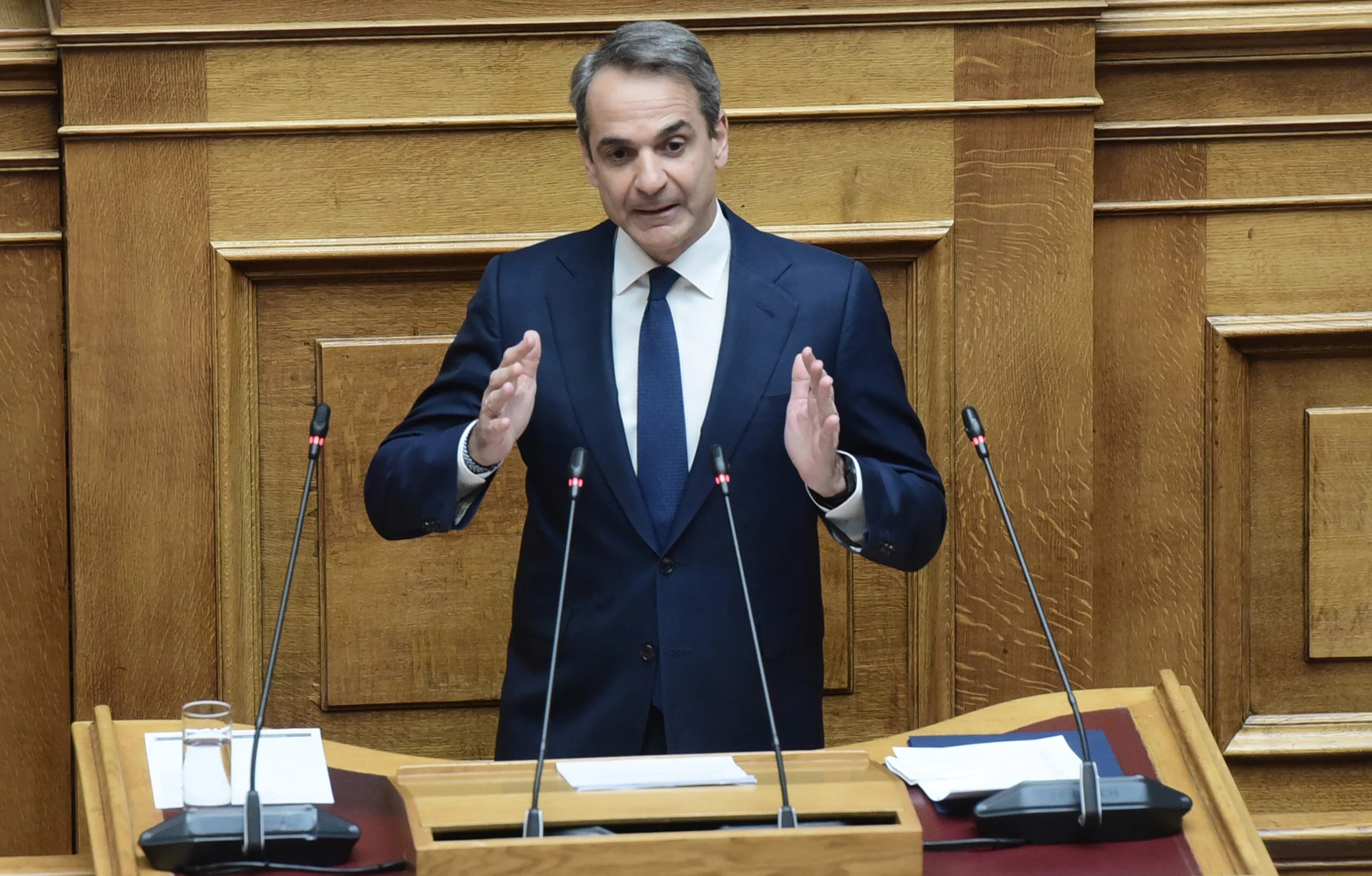 &Mu;&eta;&tau;&sigma;&omicron;&tau;ά&kappa;&eta;&sigmaf; &gamma;&iota;&alpha; &mu;&eta; &kappa;&rho;&alpha;&tau;&iota;&kappa;ά &Alpha;&Epsilon;&Iota;: &rdquo;&Rho;&iota;&zeta;&iota;&kappa;ή &tau;&omicron;&mu;ή &sigma;&tau;&eta;&nu; &epsilon;&lambda;&lambda;&eta;&nu;&iota;&kappa;ή &epsilon;&kappa;&pi;&alpha;ί&delta;&epsilon;&upsilon;&sigma;&eta;&rdquo;