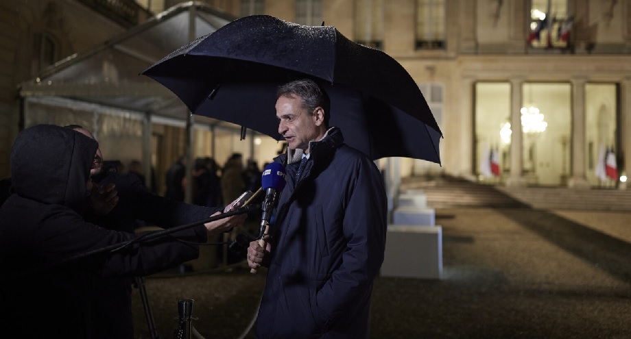 &Mu;&eta;&tau;&sigma;&omicron;&tau;ά&kappa;&eta;&sigmaf; &sigma;&tau;&omicron; &Pi;&alpha;&rho;ί&sigma;&iota;: &laquo;&Delta;&epsilon;&nu; &upsilon;&pi;ά&rho;&chi;&epsilon;&iota; &kappa;&alpha;&nu;έ&nu;&alpha; &zeta;ή&tau;&eta;&mu;&alpha; &alpha;&pi;&omicron;&sigma;&tau;&omicron;&lambda;ή&sigmaf; &epsilon;&upsilon;&rho;&omega;&pi;&alpha;ϊ&kappa;ώ&nu; &delta;&upsilon;&nu;ά&mu;&epsilon;&omega;&nu; &tau;&omicron;&upsilon; &Nu;&Alpha;&Tau;&Omicron; &epsilon;&nu;&tau;ό&sigmaf; &tau;&eta;&sigmaf; &Omicron;&upsilon;&kappa;&rho;&alpha;&nu;ί&alpha;&sigmaf;&raquo;