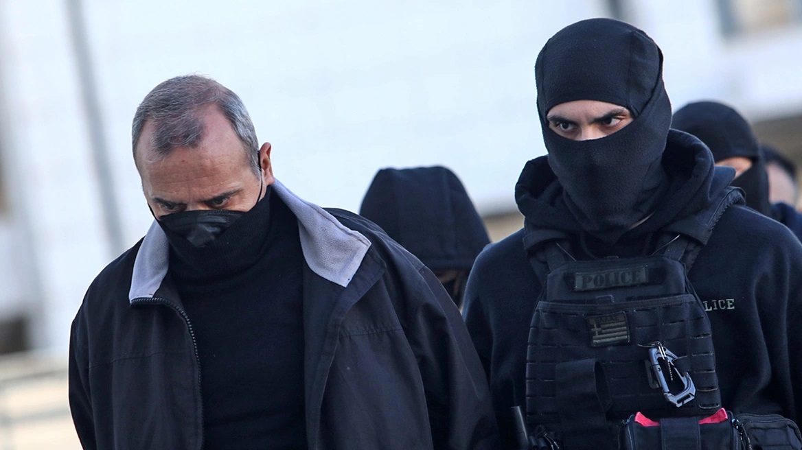 &Kappa;&omicron;&lambda;&omega;&nu;ό&sigmaf;: Έ&nu;&omicron;&chi;&omicron;&sigmaf; &omicron; &Mu;ί&chi;&omicron;&sigmaf; &kappa;&alpha;&iota; &gamma;&iota;&alpha; &tau;&omicron;&nu; &beta;&iota;&alpha;&sigma;&mu;ό &tau;&eta;&sigmaf; 12&chi;&rho;&omicron;&nu;&eta;&sigmaf; - &Alpha;&theta;ώ&alpha; &eta; &mu;&eta;&tau;έ&rho;&alpha;