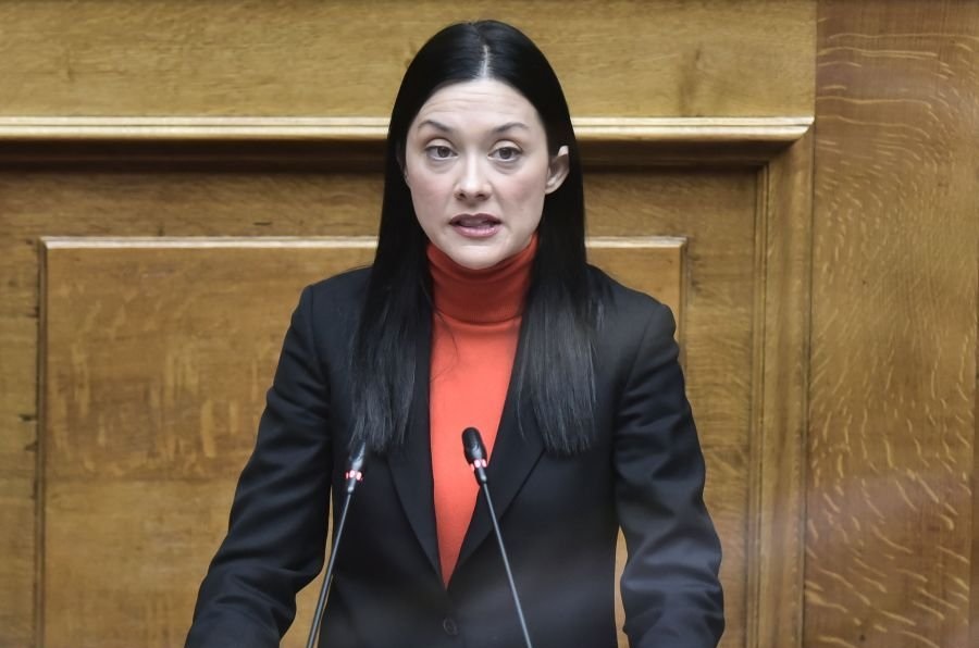 &Nu;. &Gamma;&iota;&alpha;&nu;&nu;&alpha;&kappa;&omicron;&pi;&omicron;ύ&lambda;&omicron;&upsilon;: &laquo;&Epsilon;ί&mu;&alpha;&sigma;&tau;&epsilon; ό&lambda;&omicron;&iota; &sigma;&omicron;&kappa;&alpha;&rho;&iota;&sigma;&mu;έ&nu;&omicron;&iota; &alpha;&pi;ό &tau;&eta;&nu; &alpha;&pi;ώ&lambda;&epsilon;&iota;&alpha; &epsilon;&nu;ό&sigmaf;, &alpha;&kappa;ό&mu;&alpha;, &nu;έ&omicron;&upsilon; &alpha;&nu;&theta;&rho;ώ&pi;&omicron;&upsilon; &theta;ύ&mu;&alpha;&tau;&omicron;&sigmaf; &omicron;&pi;&alpha;&delta;&iota;&kappa;ή&sigmaf; &beta;ί&alpha;&sigmaf;&raquo;