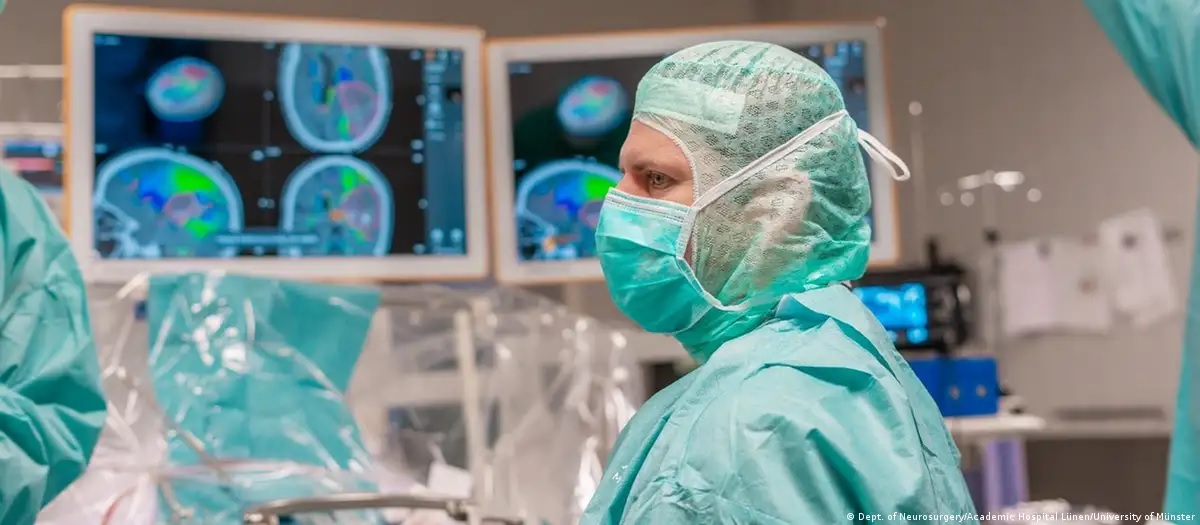 &Omicron; Έ&lambda;&lambda;&eta;&nu;&alpha;&sigmaf; &nu;&epsilon;&upsilon;&rho;&omicron;&chi;&epsilon;&iota;&rho;&omicron;&upsilon;&rho;&gamma;ό&sigmaf; &pi;&omicron;&upsilon; &tau;&alpha; &beta;ά&zeta;&epsilon;&iota; &mu;&epsilon; &tau;&omicron;&nu; &kappa;&alpha;&rho;&kappa;ί&nu;&omicron;