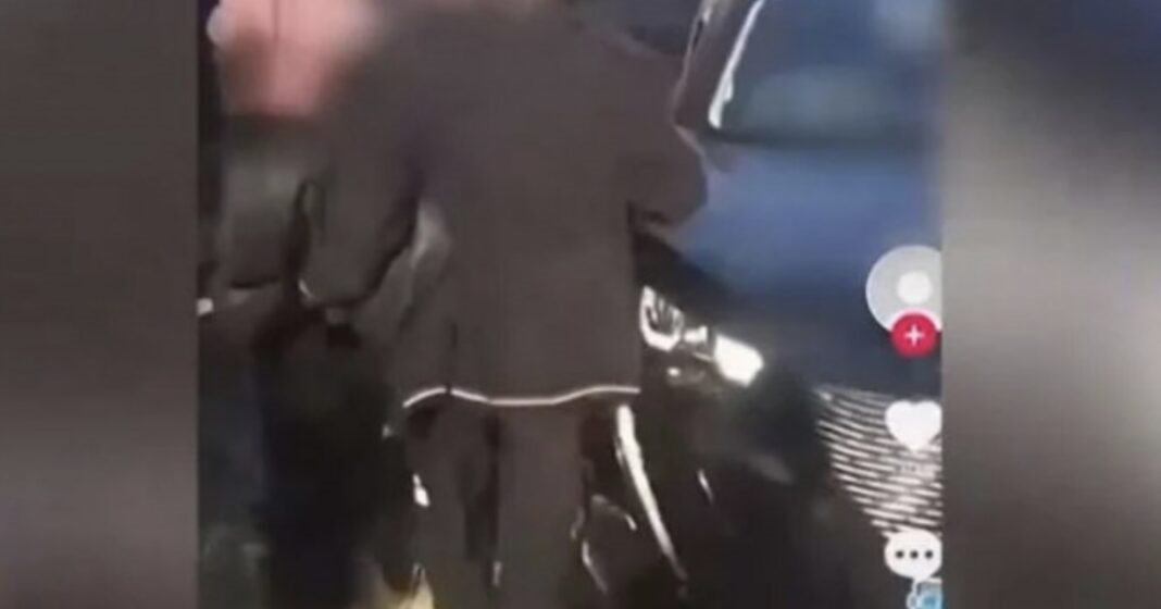 Έ&kappa;&lambda;&epsilon;&psi;&alpha;&nu; &alpha;&upsilon;&tau;&omicron;&kappa;ί&nu;&eta;&tau;&omicron; &alpha;&pi;ό &tau;&omicron;&nu; &Pi;&epsilon;&iota;&rho;&alpha;&iota;ά &kappa;&alpha;&iota; &omicron; &iota;&delta;&iota;&omicron;&kappa;&tau;ή&tau;&eta;&sigmaf; &tau;&omicron;&upsilon; &tau;&omicron; &epsilon;ί&delta;&epsilon; &sigma;&epsilon; &beta;ί&nu;&tau;&epsilon;&omicron; &delta;&iota;&alpha;&kappa;&iota;&nu;&eta;&tau;ώ&nu; &sigma;&tau;&omicron;&nu; Έ&beta;&rho;&omicron;!