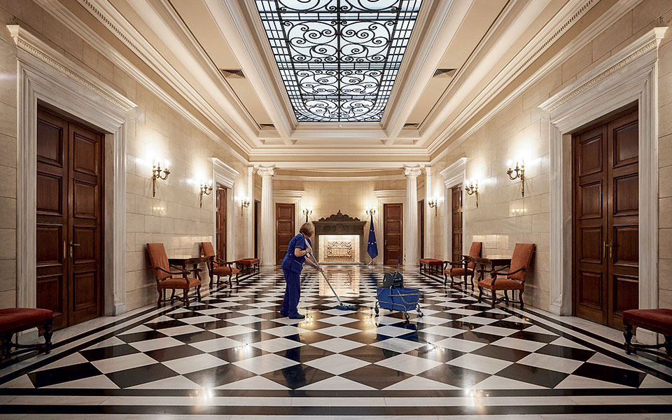 &Kappa;&upsilon;&beta;&epsilon;&rho;&nu;&eta;&tau;&iota;&kappa;έ&sigmaf; &pi;&eta;&gamma;έ&sigmaf;: &laquo;Ά&mu;&epsilon;&sigma;&alpha; &omicron;&iota; &alpha;&pi;&omicron;&zeta;&eta;&mu;&iota;ώ&sigma;&epsilon;&iota;&sigmaf; &tau;&omega;&nu; &pi;&lambda;&eta;&gamma;έ&nu;&tau;&omega;&nu; &alpha;&pi;ό &tau;&iota;&sigmaf; &pi;&upsilon;&rho;&kappa;&alpha;&gamma;&iota;έ&sigmaf;&raquo;