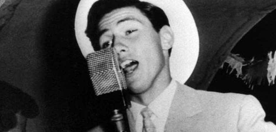 O Silvio &kappa;&alpha;&iota; &omicron; Zά&chi;&omicron;&sigmaf;, &theta;&rho;&upsilon;&lambda;&iota;&kappa;&omicron;ί &epsilon;&rho;&alpha;&sigma;&tau;έ&sigmaf;, &epsilon;&kappa;&tau;ό&sigmaf; &alpha;&pi;ό &tau;&omicron; &pi;ά&theta;&omicron;&sigmaf; &tau;&omicron;&upsilon;&sigmaf; &gamma;&iota;&alpha; &tau;&alpha; &nu;&epsilon;&alpha;&rho;ά &kappa;&omicron;&rho;ί&tau;&sigma;&iota;&alpha; &mu;&omicron;&iota;&rho;ά&sigma;&tau;&eta;&kappa;&alpha;&nu; &kappa;&alpha;&iota; &tau;&alpha; &mu;&omicron;&iota;&rho;&alpha;ί&alpha; &tau;&rho;&upsilon;&pi;ή&mu;&alpha;&tau;&alpha; COVID