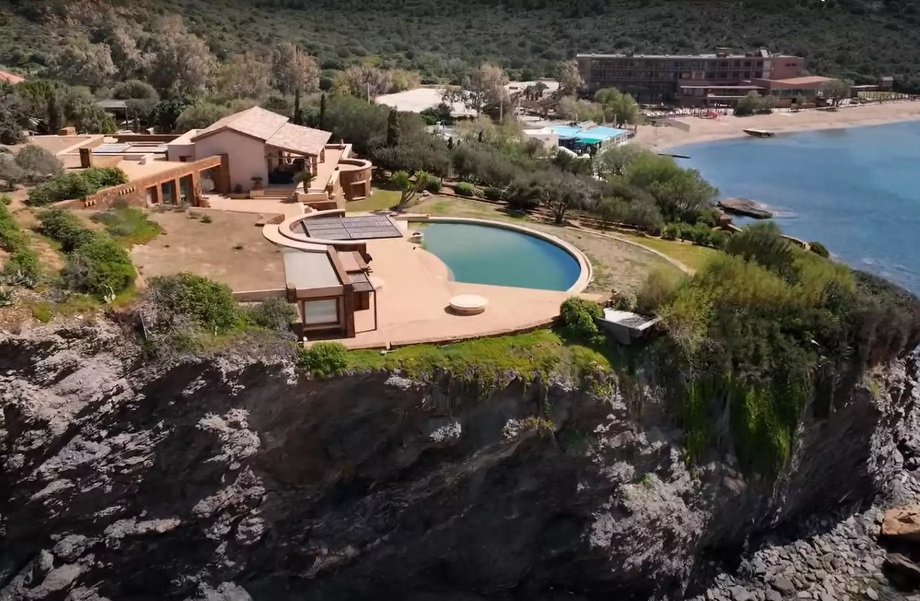 &Beta;ί&lambda;&alpha; &Mu;&epsilon;&tau;&alpha;&xi;ά &sigma;&tau;&omicron; &Sigma;&omicron;ύ&nu;&iota;&omicron;: &Tau;&omicron; &alpha;&mu;&alpha;&rho;&tau;&omega;&lambda;ό &pi;&omicron;&lambda;&upsilon;&tau;&epsilon;&lambda;έ&sigmaf; &alpha;&upsilon;&theta;&alpha;ί&rho;&epsilon;&tau;&omicron; &mu;&epsilon; &tau;&eta;&nu; &omicron;&mu;&omicron;&rho;&phi;ό&tau;&epsilon;&rho;&eta; &theta;έ&alpha; &sigma;&tau;&omicron;&nu; &pi;&lambda;&alpha;&nu;ή&tau;&eta;